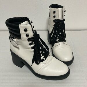 NWOB Mix No 6 Women’s size 8 1/2